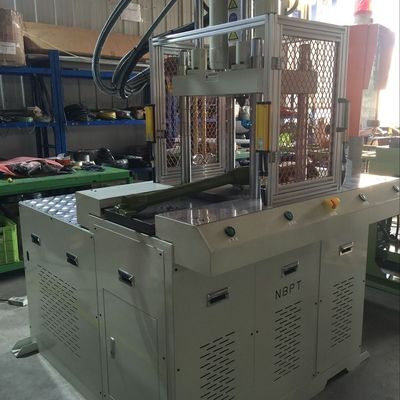 Machine d'injection directe en plastique à table à double glissement verticale 45T