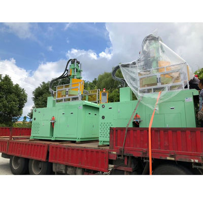 Machine de moulage par injection de plastique verticale rotative à haut rendement