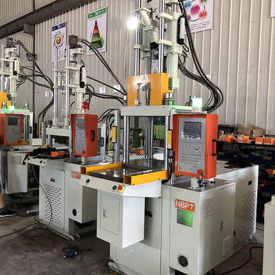 Machines de moulage par injection de plastique standard verticale pour les bâtons de fil dentaire