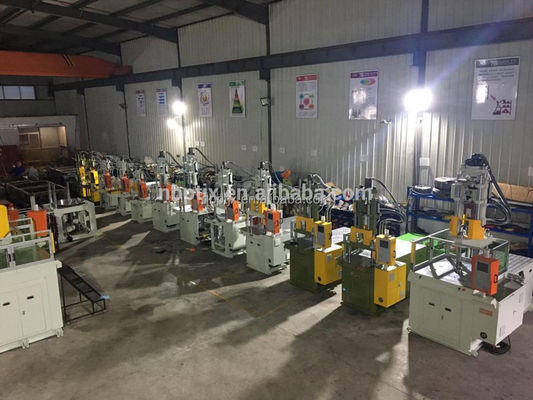PT-450 VÉRTIQUE Machine de moulage par injection de plastique pour bébé 7.5 kW