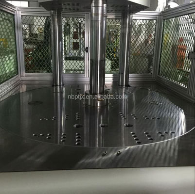 La machine à moulage par injection verticale verticale