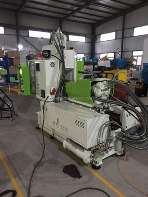 Machine d'injection verticale machine de fabrication de plastique pour voiture
