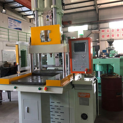 La machine de fabrication de tee de golf verticale verticale