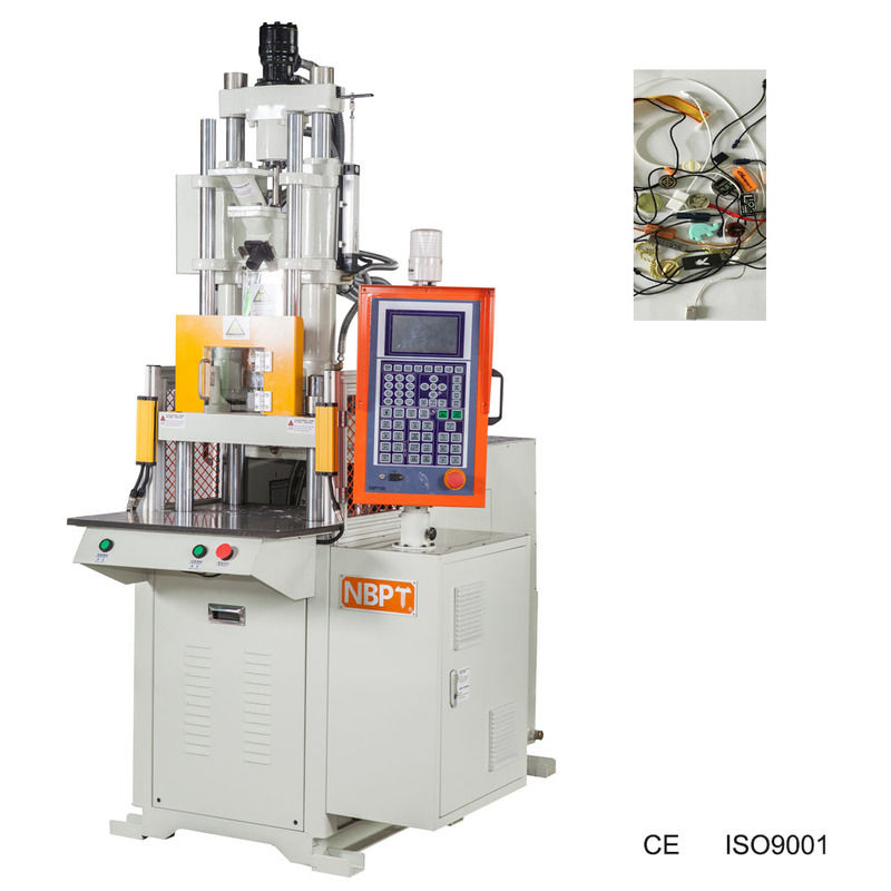 VÉRÉTICAL Équipement de machine de moulage par injection à étiquette suspendue entièrement automatique avec verrou en plastique